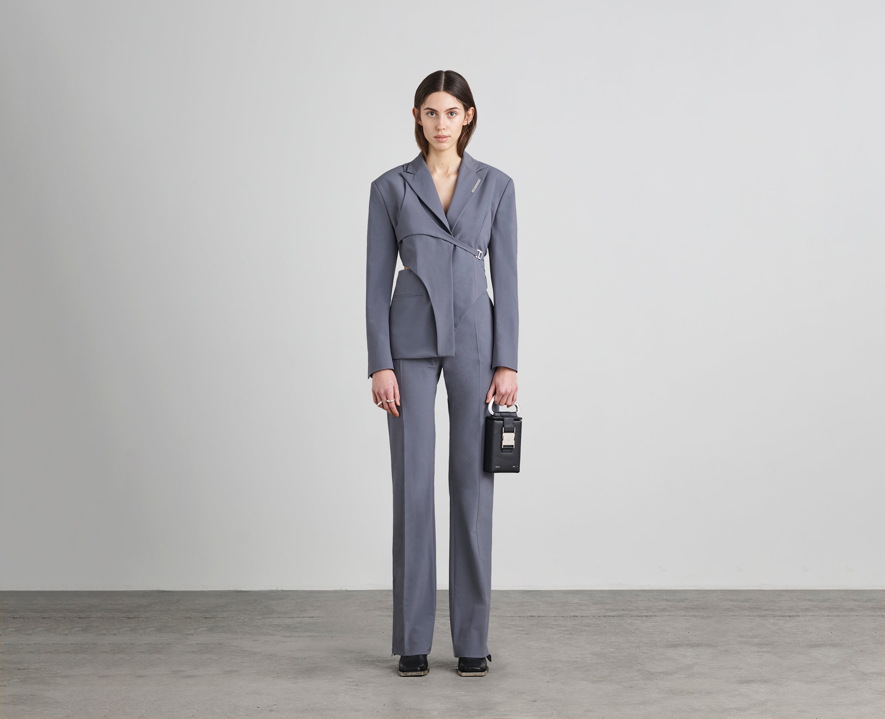 HE, product: Harness Blazer (Fig. 2)