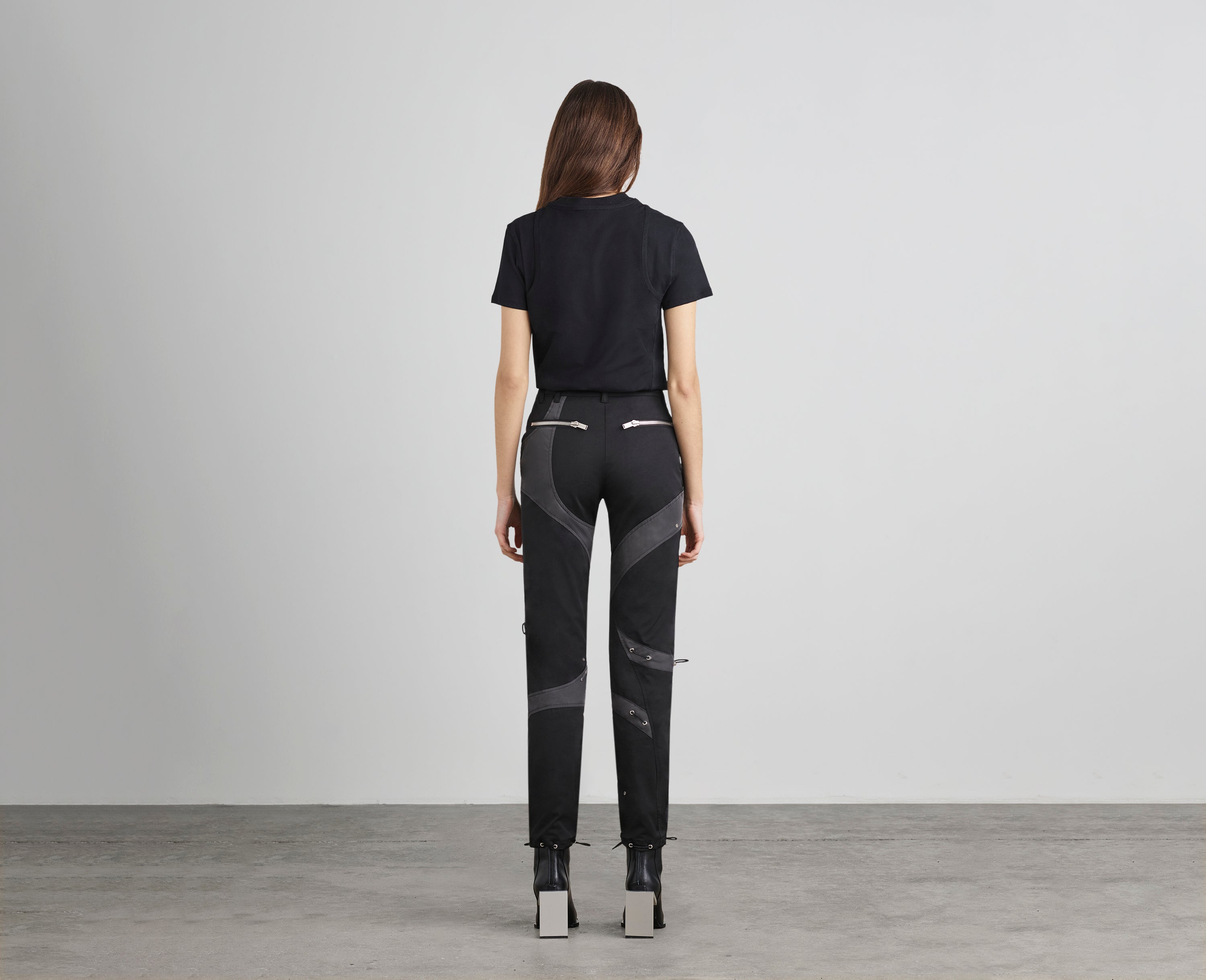 HE, product: LAYERED LOGO T-SHIRT (Fig. 3)