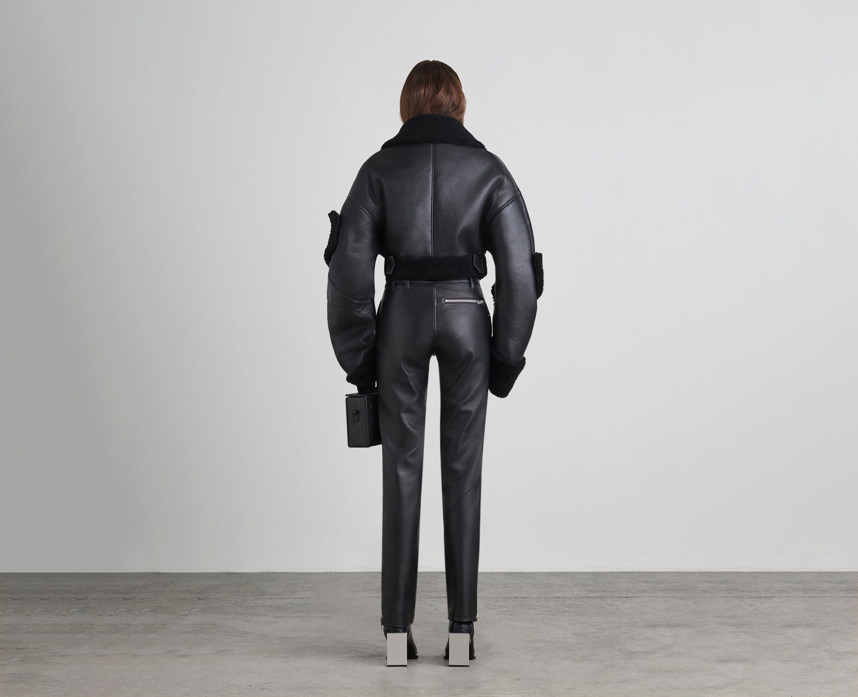 HE, product: LEATHER PANTS (Fig. 4)