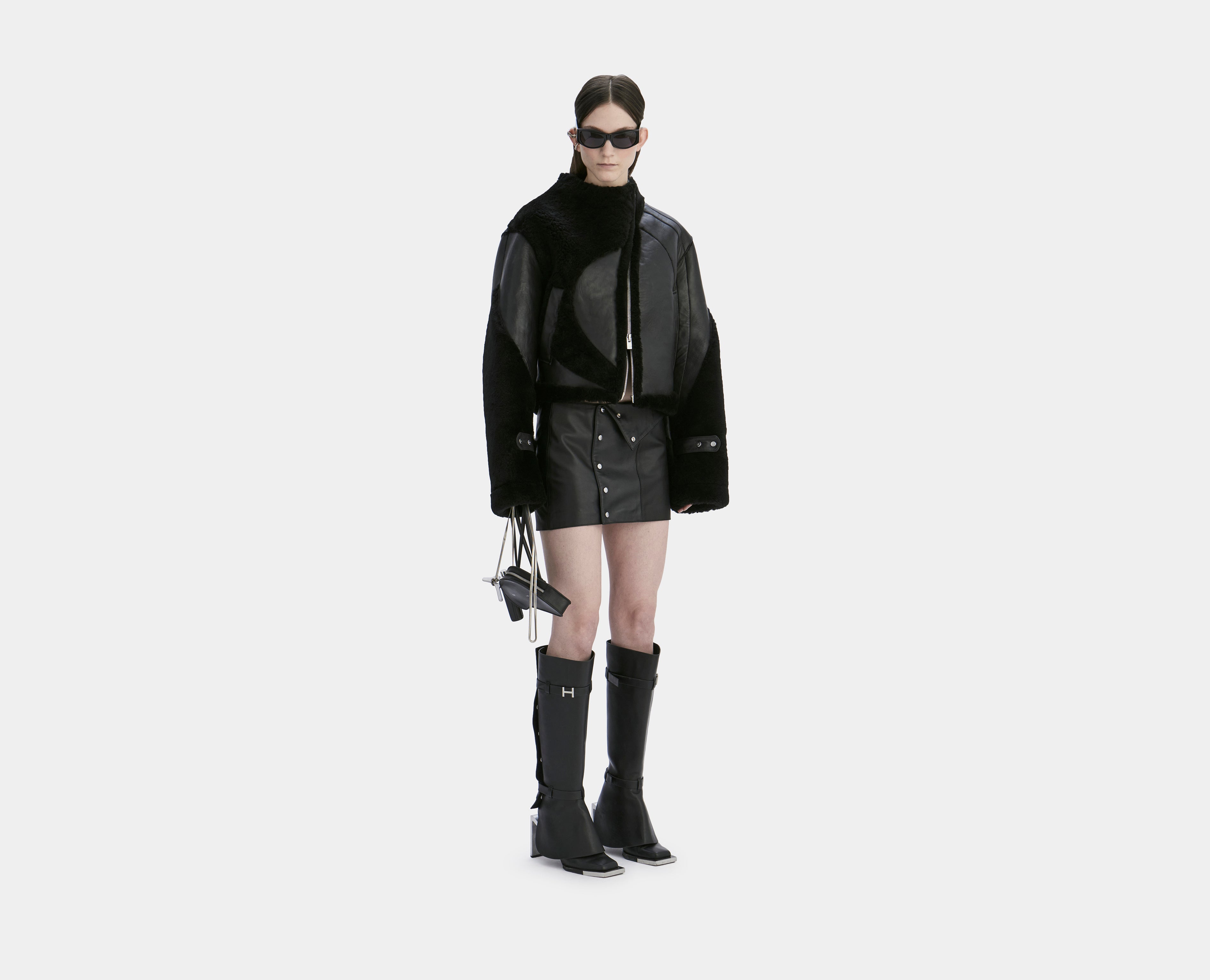 HE, product: CONCAVE POUCH (Fig. 3)