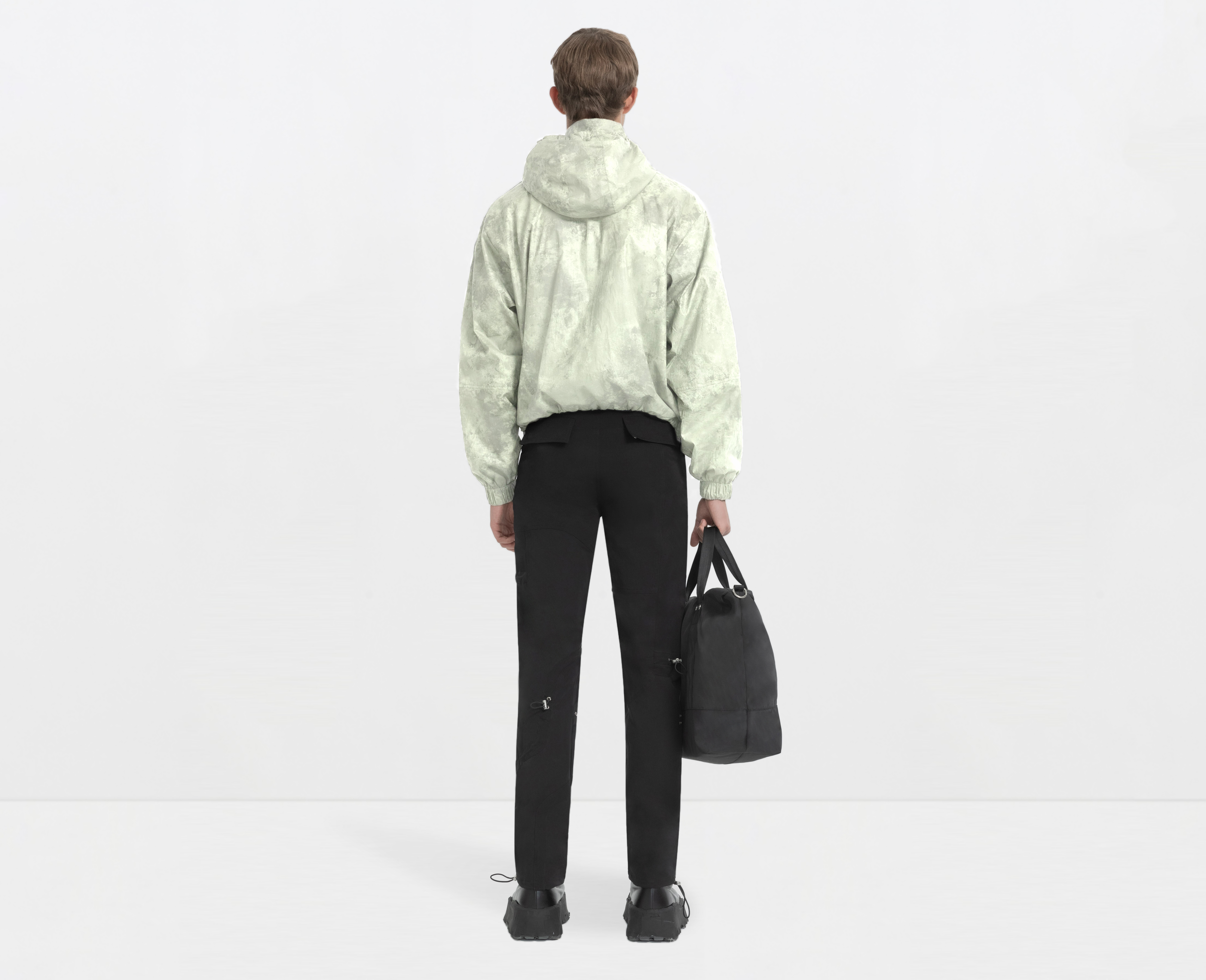HE, product: TRACK JACKET (Fig. 3)