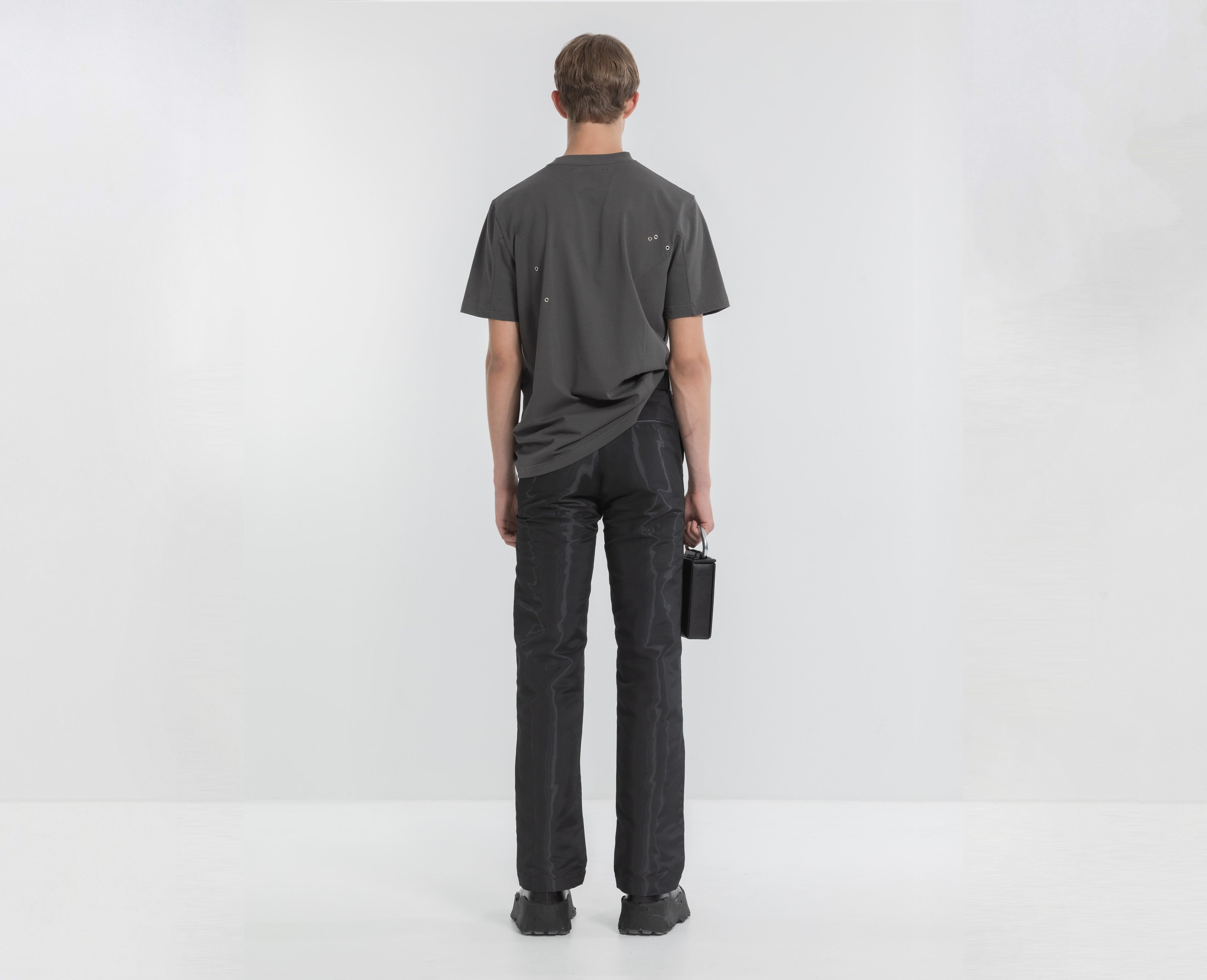 HE, product: POCKET T-SHIRT (Fig. 3)