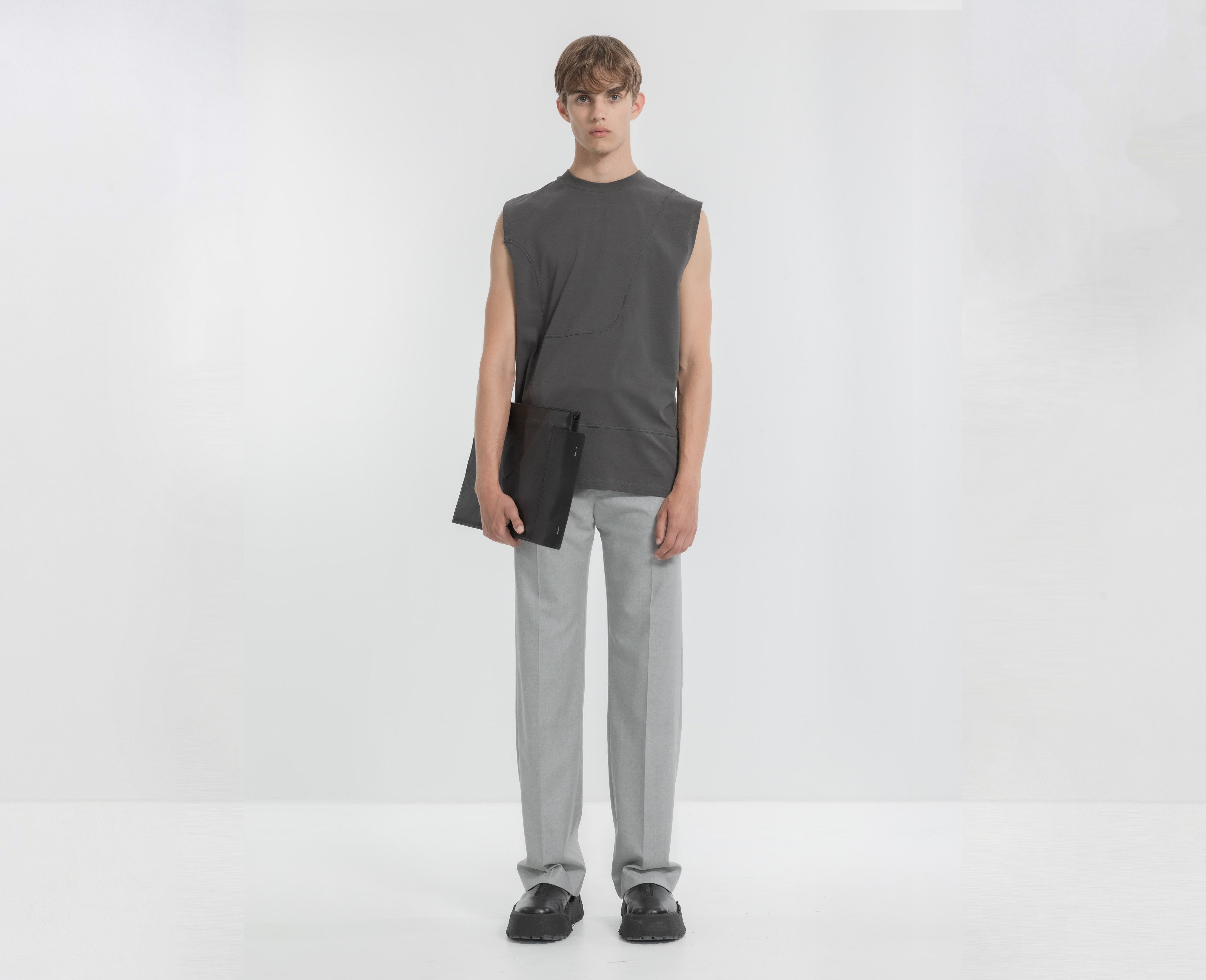 HE, product: Macbook 15