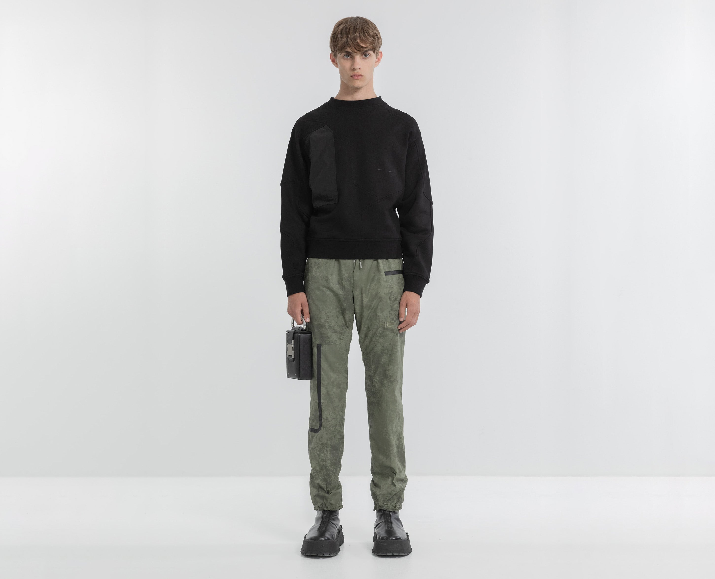 HE, product: TRACK PANTS (Fig. 2)