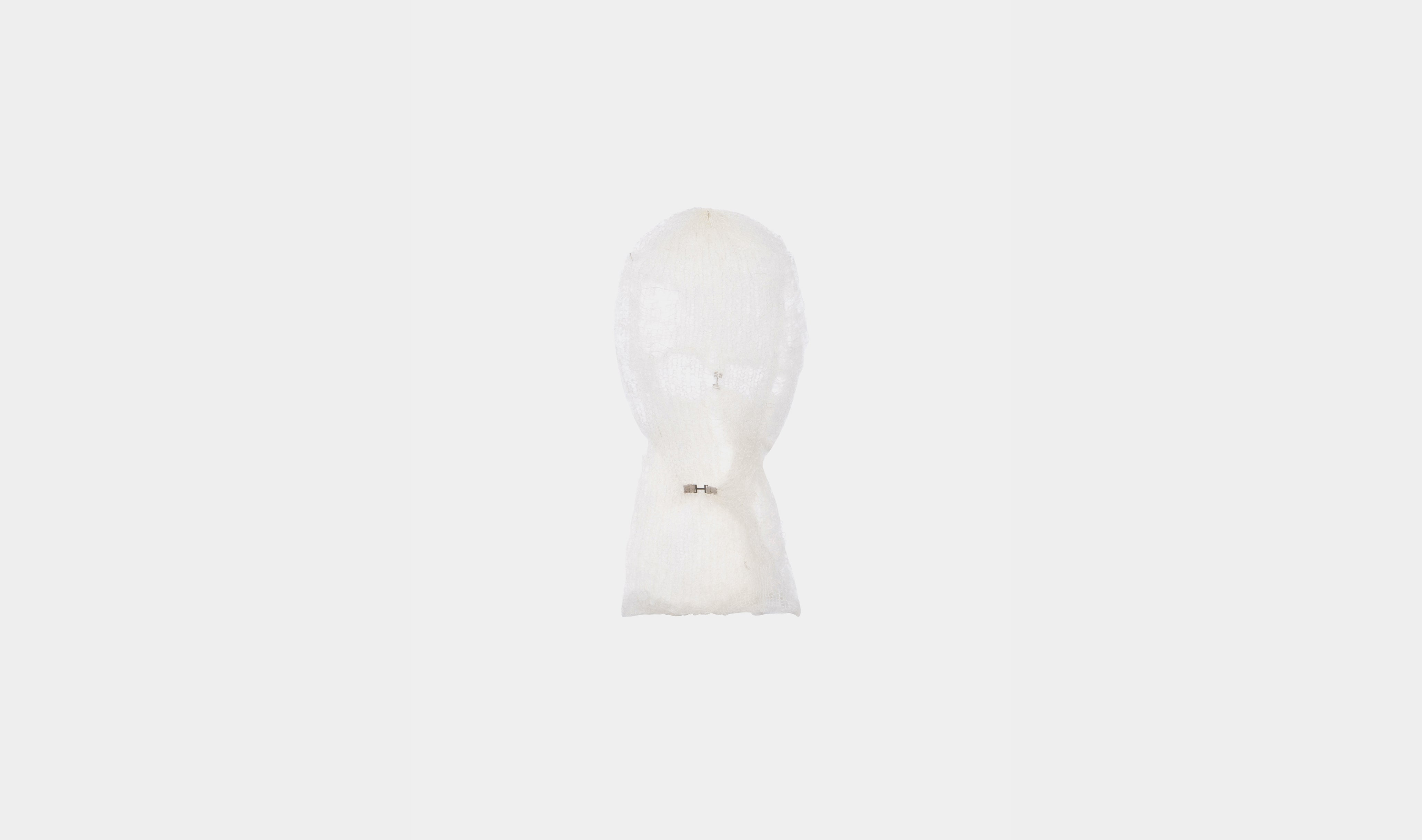 HE, product: KAOLIN BALACLAVA (Fig. 1)