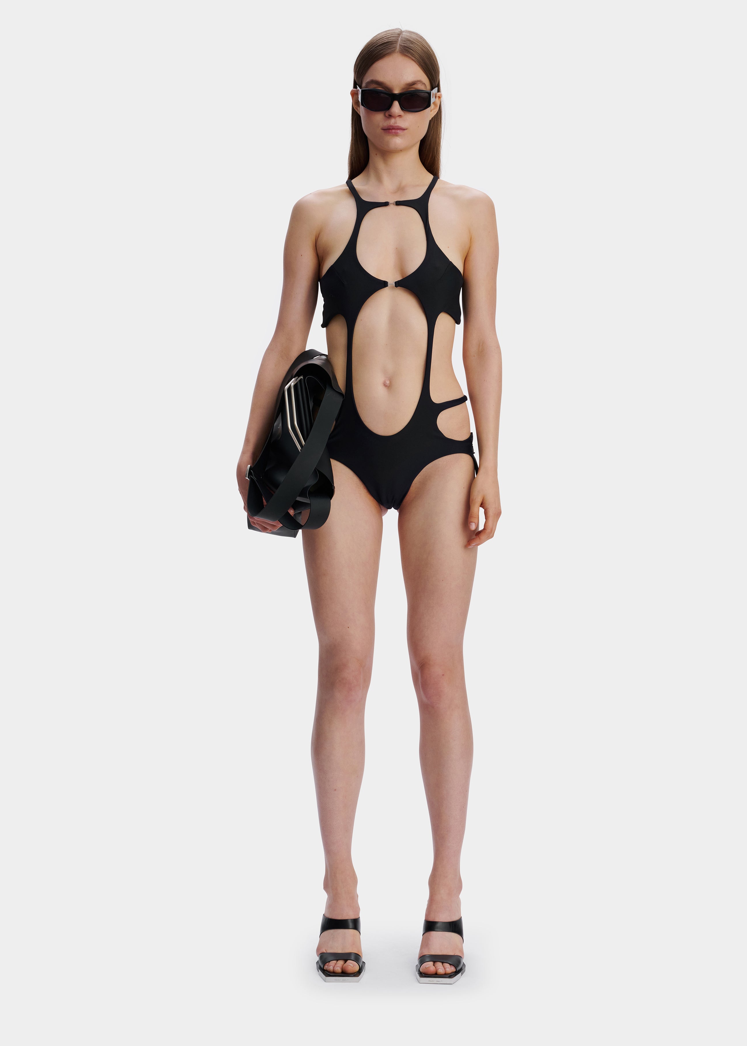 HE, product: CASCADE ONE PIECE (Fig. 2)