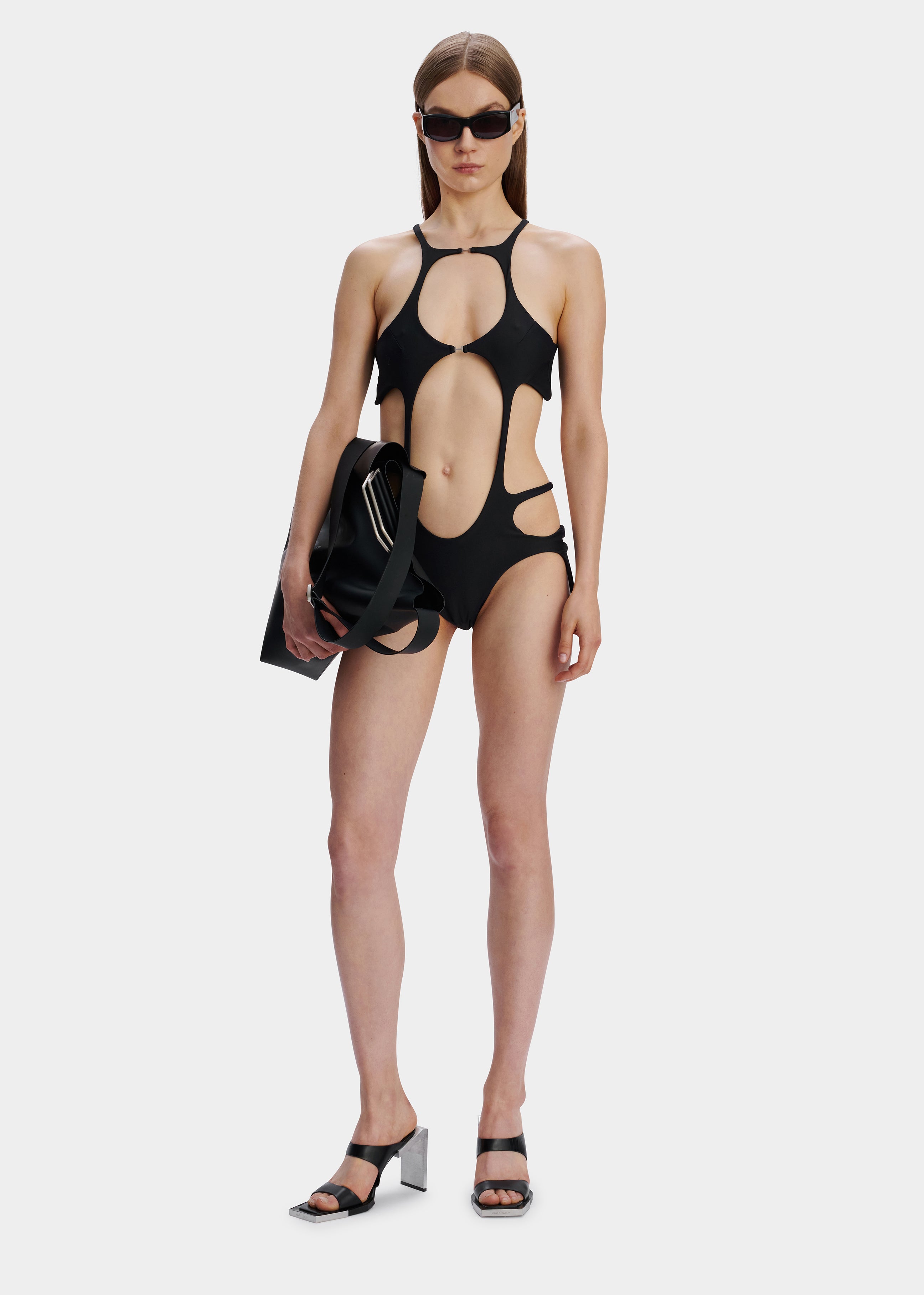 HE, product: CASCADE ONE PIECE (Fig. 3)